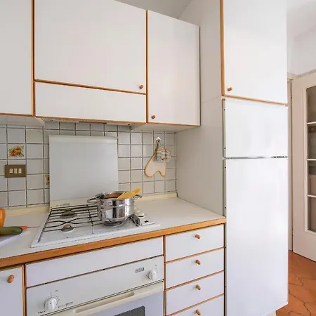 Easy 300mt From Apartment *